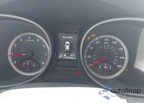 2013 Hyundai Santa Fe Sport z USA, uszkodzony, nr VIN 5XYZU3LB4DG026904